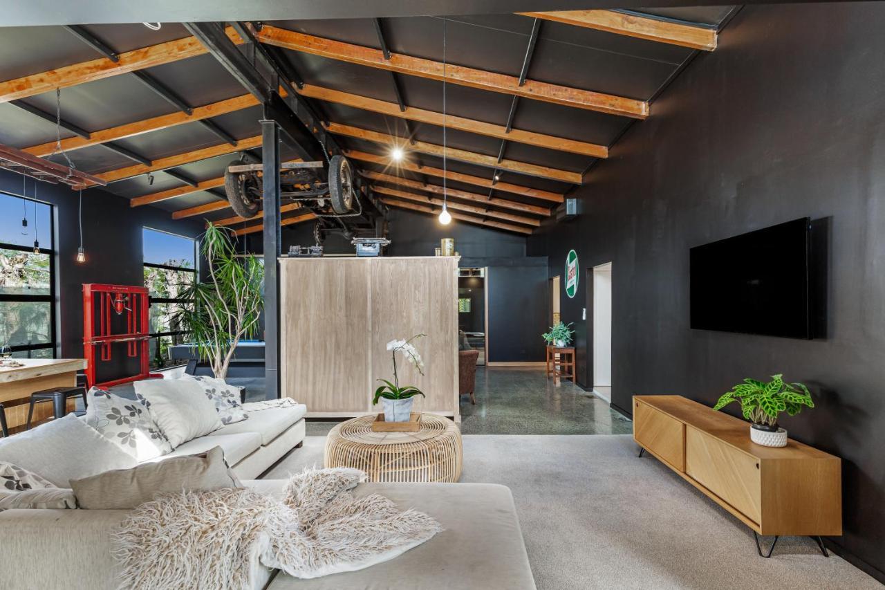 The Black Barn Окленд Экстерьер фото